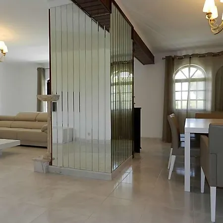Villa Sleeps 10 With Pool Air Con And Wifi *