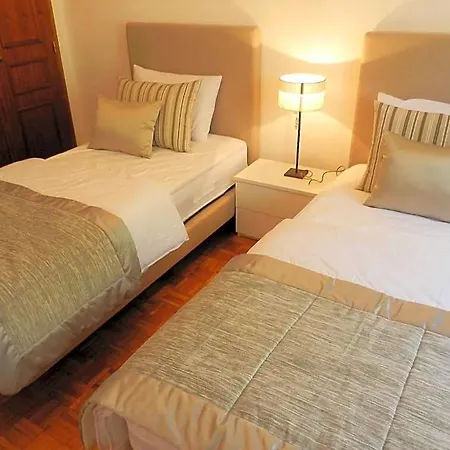 Villa Sleeps 10 With Pool Air Con And Wifi Vilamoura