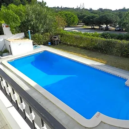 Villa Sleeps 10 With Pool Air Con And Wifi