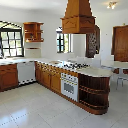 Sleeps 10 With Pool Air Con And Wifi Villa