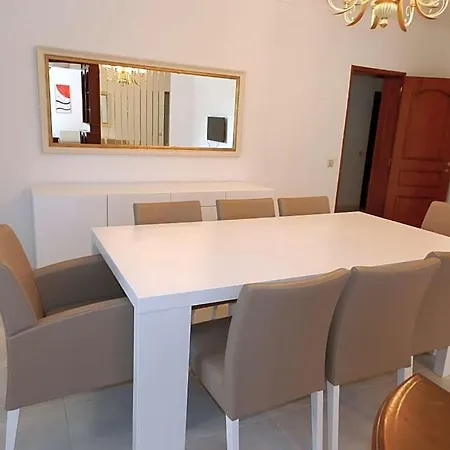 Sleeps 10 With Pool Air Con And Wifi